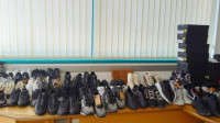 Državljanka Srbije pokušala da prokrijumčari mini butik u kombiju - zaplenjena garderoba i obuća vredna 18.000 evra