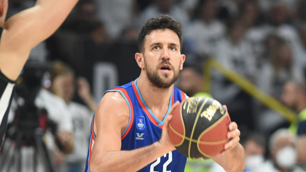 Vasilije Micić ne zna da li ostaje u Evropi ili ide u NBA, ali će siguro igrati za Srbiju