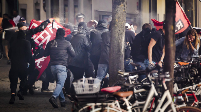 Sukob policije i demonstranata u Cirihu pred Ekonomski forum u Davosu