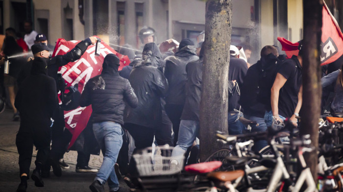 Sukob policije i demonstranata u Cirihu pred Ekonomski forum u Davosu