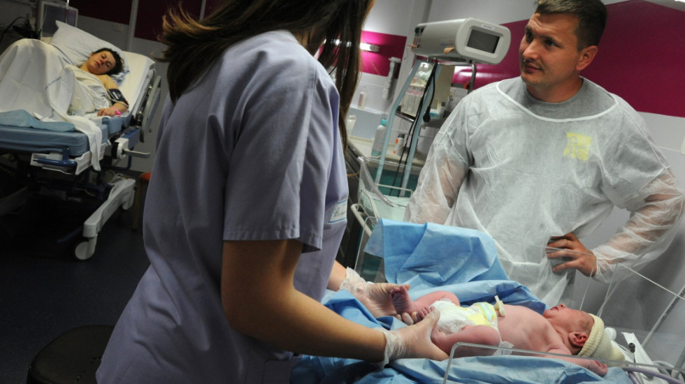 Porodilište više nije mesto kroz koje žena prolazi sama: Kako prisustvo bliske osobe menja porođaj i roditeljstvo