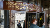 Moskovska berza - rublja pala prema dolaru prvi put u poslednje tri nedelje