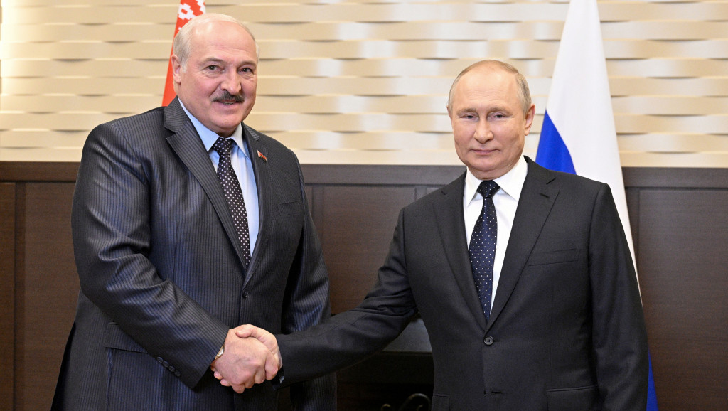 Govori li Lukašenko glasno ono što Putin misli: Iza signala beloruskog predsednika o Srbiji i "sedenju na tri stolice"