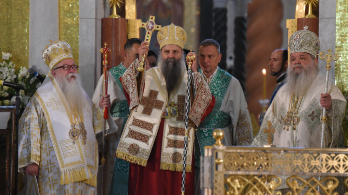 Veliki broj vernika na zajedničkoj liturgiji SPC i MCP-OA