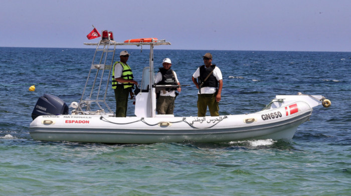 Tela devet migranata pronađena na plutajućem brodu kod obala Tunisa