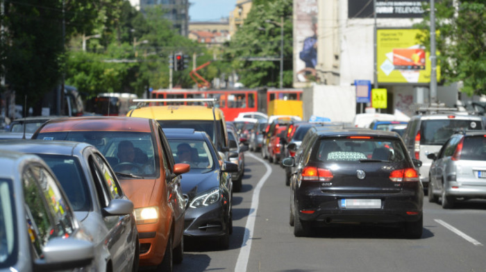 Saobraćaj umerenog intenziteta, teretna vozila se na Batrovcima zadržavaju osam sati