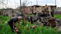Ukrajinski premijer: Oko 35 odsto privrede ne funkcioniše, 300.000 kvadratnih kilometara zemlje kontaminirano bombama
