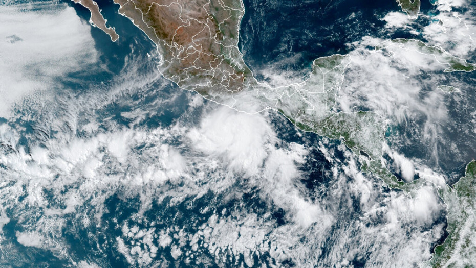 Prvi uragan u sezoni: Agata pogodila obale Meksika, sutra bi mogla da se proširi ka kopnu