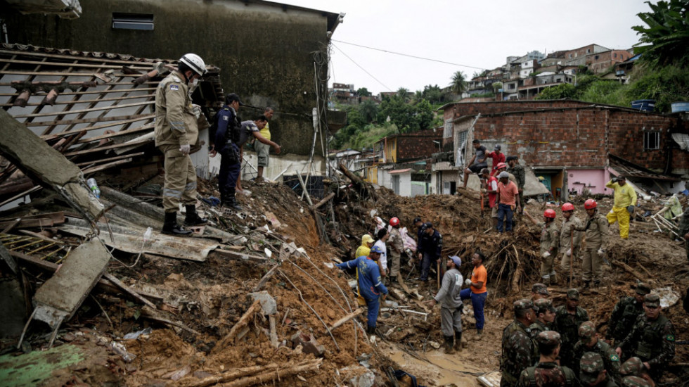 Najmanje 56 osoba poginulo u poplavama i klizištima u Brazilu