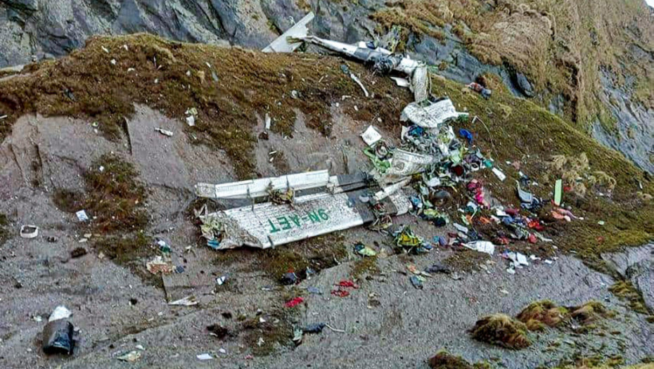 Pronađeno 20 tela putnika iz aviona koji se srušio u Nepalu