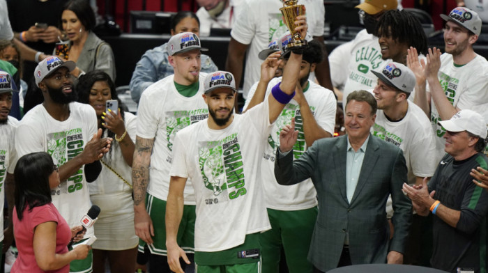 Boston u finalu NBA protiv Golden Stejta: Seltiksi se bore za trofej posle 14 godina