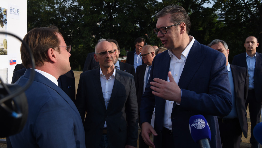 Vučić i Varhelji obišli radove na izgradnji "Tiršove 2": Ovo će biti centar za lečenje dece iz Srbije, ali i regiona