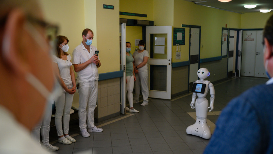 Meri temperaturu i krvni pritisak: Humanoidni robot Frida biće testiran u bolnici u Mariboru