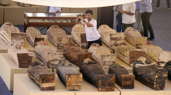 FOTO U blizini Kaira otkriveni kovčezi sa mumijama i statue stare dva i po milenijuma