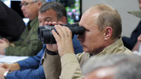 Putin: Nastavićemo da jačamo oružane snage i da opremamo trupe novim sistemima naoružanja