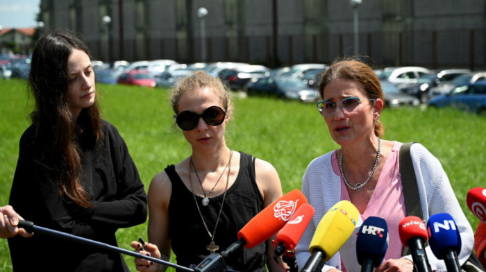 Pusi Rajot ispred zagrebačkog zatvora traže slobodu za svoju članicu: Privedena u Hrvatskoj po zahtevu Turkmenistana