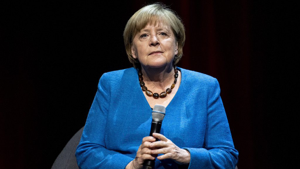 Prvi nastup Merkel nakon odlaska sa vlasti: Bivša nemačka kancelarka o drhtavici, smrti majke i Putinu
