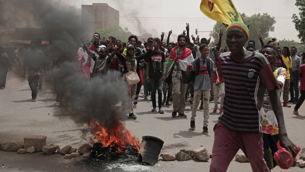 Velike demonstracije u Sudanu, stradalo najmanje sedmoro ljudi