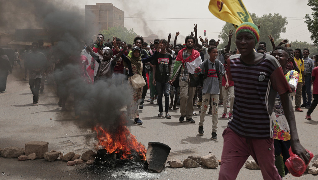 Velike demonstracije u Sudanu, stradalo najmanje sedmoro ljudi