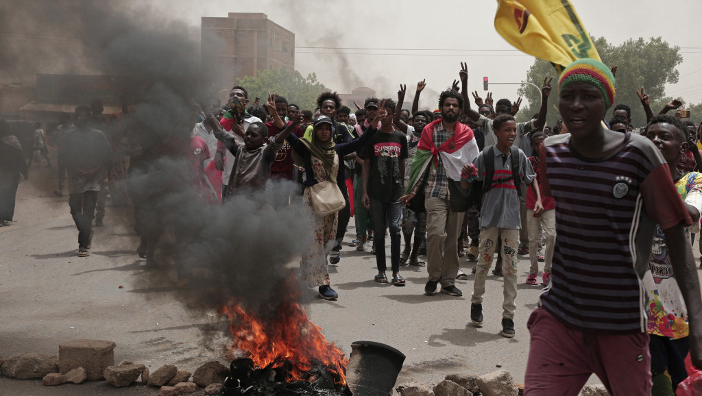 Velike demonstracije u Sudanu, stradalo najmanje sedmoro ljudi