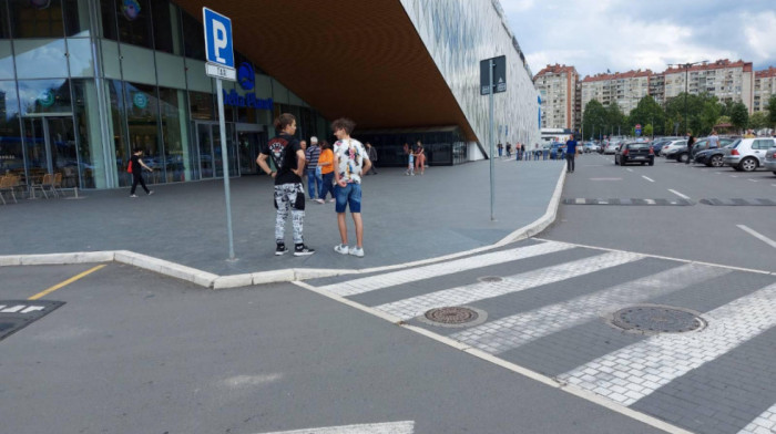 Nove dojave o bombi na aerodromu, fakultetu i tržnom centru u Nišu, objekti evakuisani