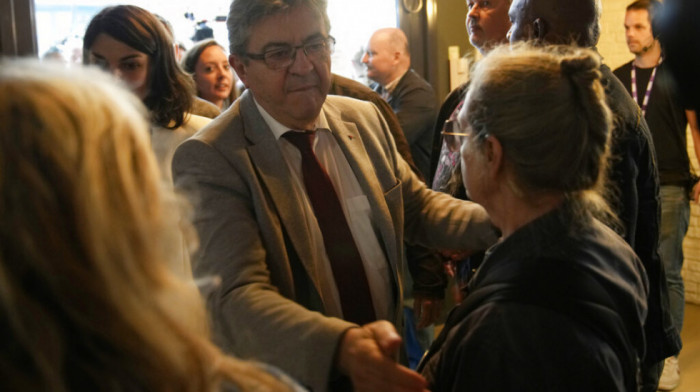 Počelo ukrupnjavanje levice pred izbore u Francuskoj: Stranke najavile zajednički nastup protiv Makrona i Le Pen
