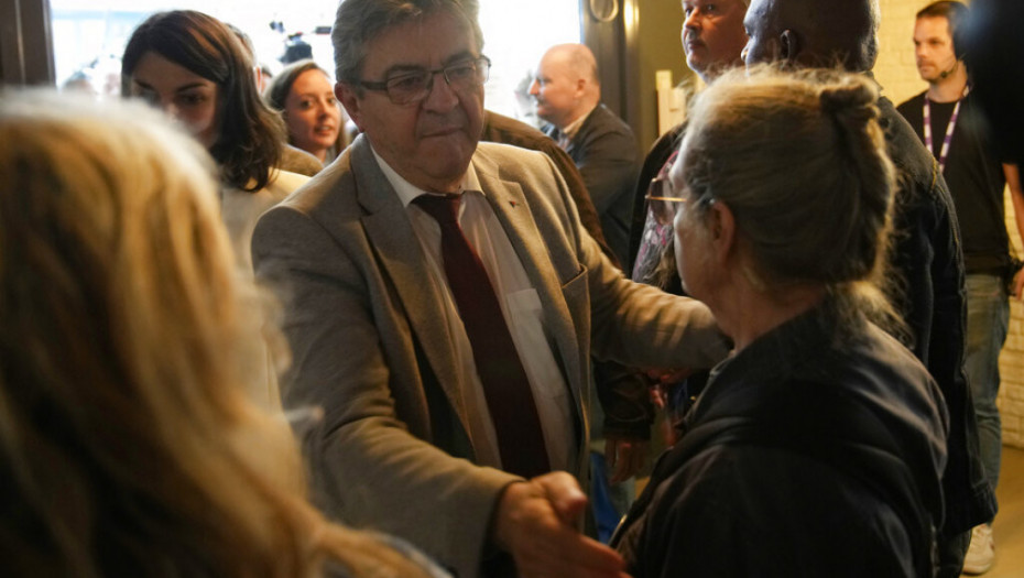 Počelo ukrupnjavanje levice pred izbore u Francuskoj: Stranke najavile zajednički nastup protiv Makrona i Le Pen