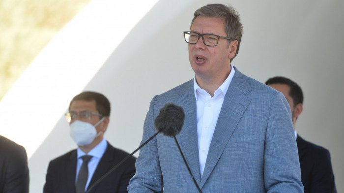 Vučić najavio veće penzije za 18 odsto, povećanja u dva navrata do januara 2023.