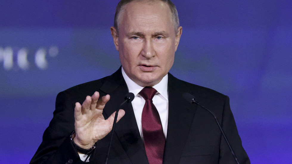 Putin na forumu u Sankt Peterburgu: Ekonomski "blickrig" protiv Rusije nije imao šanse