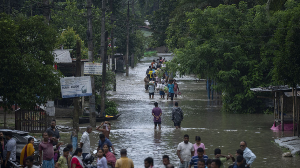 Broj žrtava poplava u Indiji porastao na 179