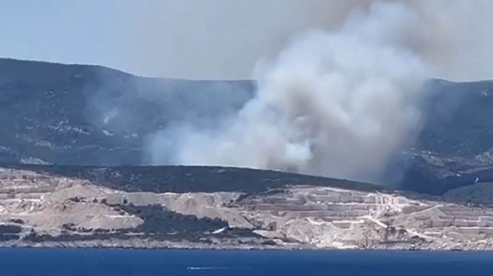 Požari na Braču i Hvaru: Više od 80 vatrogasaca na terenu