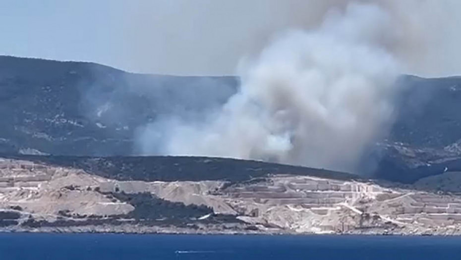 Požari na Braču i Hvaru: Više od 80 vatrogasaca na terenu