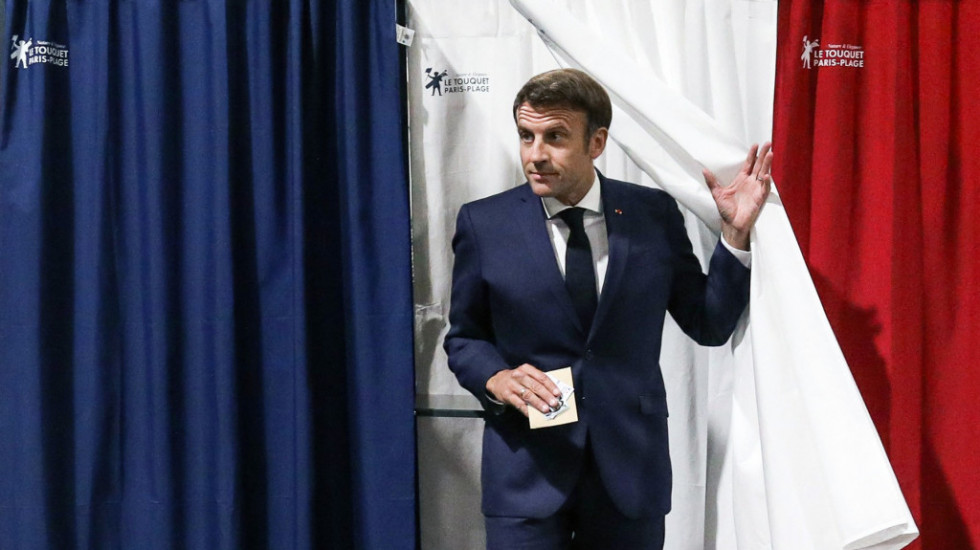 Zatvorena birališta u Francuskoj, Makronova koalicija na putu da izgubi većinu u parlamentu