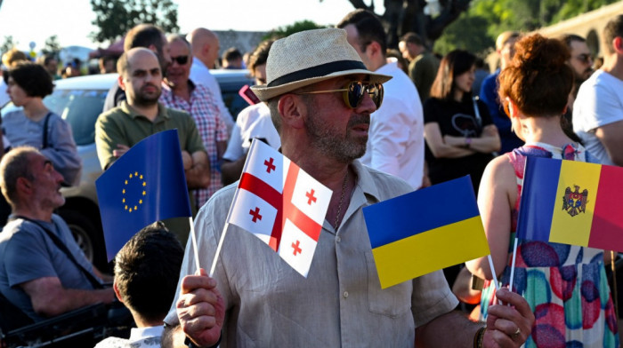 Protest u Kišinjevu, opozicija traži ostavku predsednice i raspuštanje parlamenta