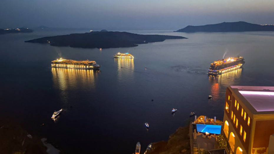 Kruzer "Sun Princess" otkazao posetu Santoriniju zbog prevelike gužve