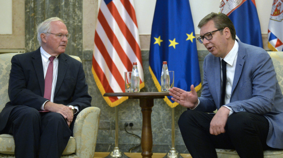 Vučić razgovarao sa Hilom: Američki ambasador pozdravio inicijativu Otvoreni Balkan