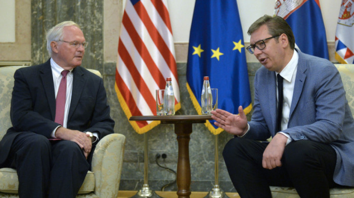 Vučić razgovarao sa Hilom: Američki ambasador pozdravio inicijativu Otvoreni Balkan