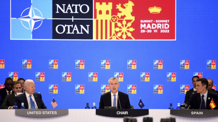 NATO zvaničnik: S pažnjom pratimo Srbiju, sama će birati kojim putem želi da ide