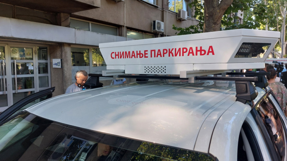 Težak napad na službeno lice u Leskovcu: Zaleteo se kolima i udario komunalnog policajca