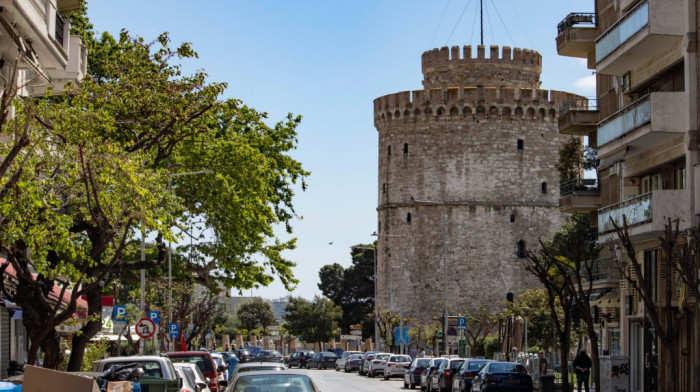 Obijena i opljačkana dva automobila srpskih turista u Solunu