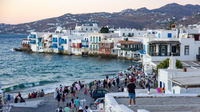 Masovna tuča Pakistanaca na grčkom ostrvu Mikonos: Uhapšeno 15 osoba, jedan učesnik tuče podlegao povredama