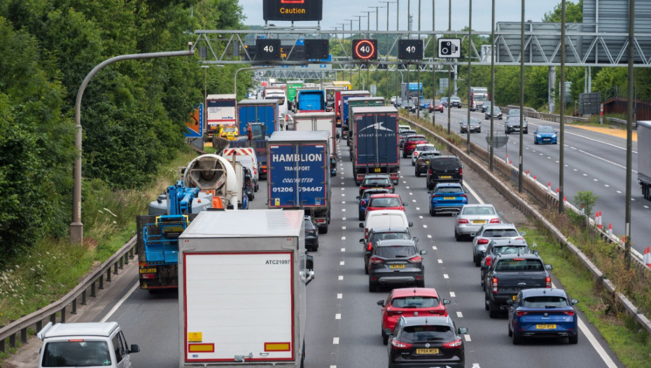 Blokirani putevi širom Velike Britanije – protesti zbog visokih cena goriva