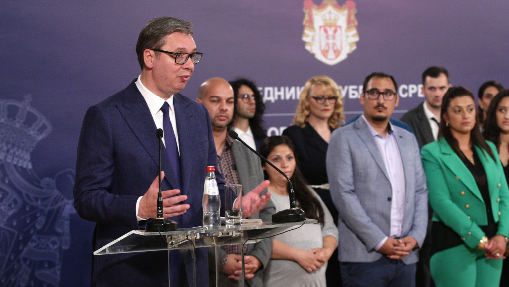 Vučić sa polaznicima programa "Barvalipe – Romi u javnoj upravi Srbije": Verujem u vašu snagu