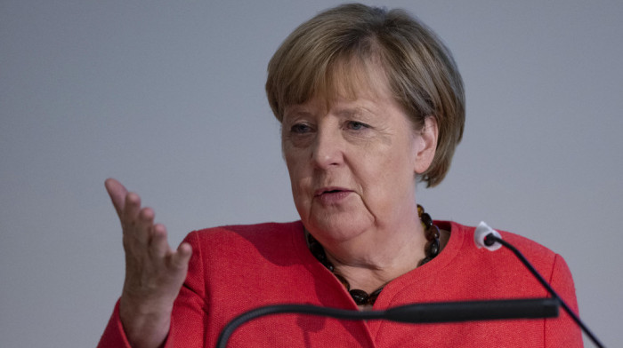 Merkel priznala greške u vezi odbrambenog budžeta