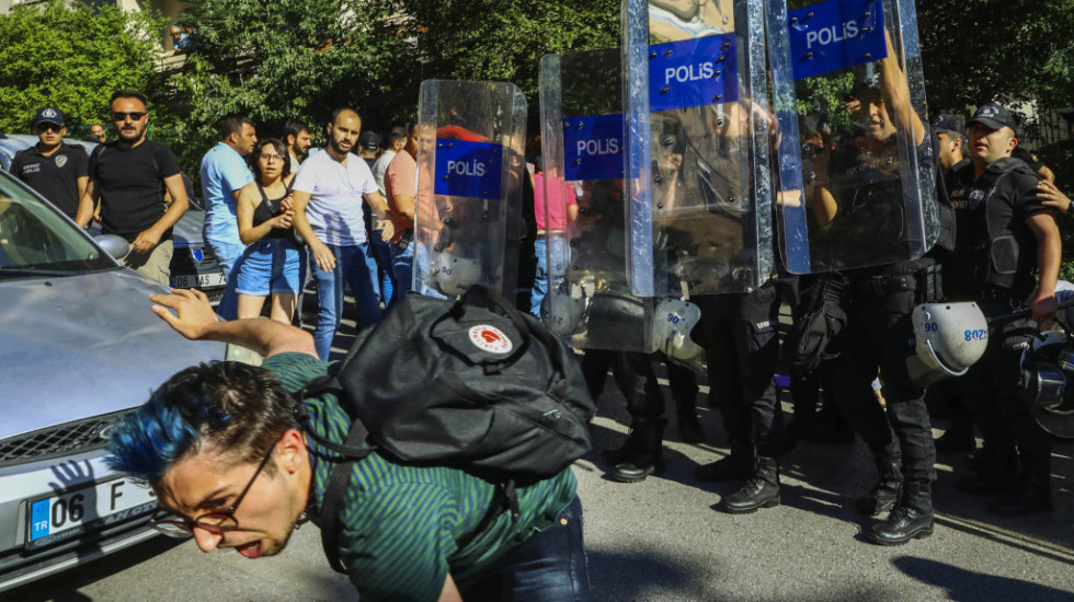 Policija razbila Paradu ponosa u Ankari i uhapsila 30 ljudi