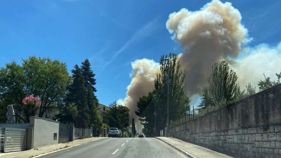 Dramatično u Puli, vatrogasni komandant: Kuće su odbranjene, požar nije lokalizovan, ali je pod kontrolom