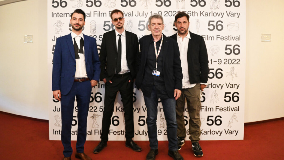 Film "Leto nade" trijumfovao u Karlovim Varima, nagrada i filmu "Stric" u glavnim ulogama Miki Manojlović i Goran Bogdan
