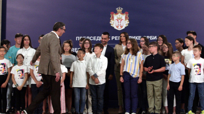 Vučić ugostio decu iz regiona: Granice ne smeju da ograničavaju čuvanju korena