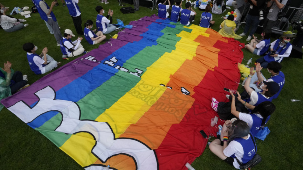 U Seulu održani LGBT festival i kontraskup konzervativaca, policija sprečavala moguće sukobe