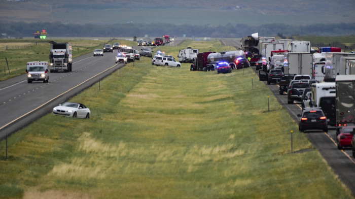 Šest osoba poginulo zbog oluje na auto-putu u Montani